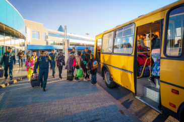В Югру прибыл спецрейс с эвакуированными детьми из Донбасса 