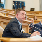 Парламентарий Думы Югры Андрей Осадчук провел последний осенний прием граждан.