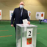 Глава Советского района Игорь Набатов принял участие в голосовании
